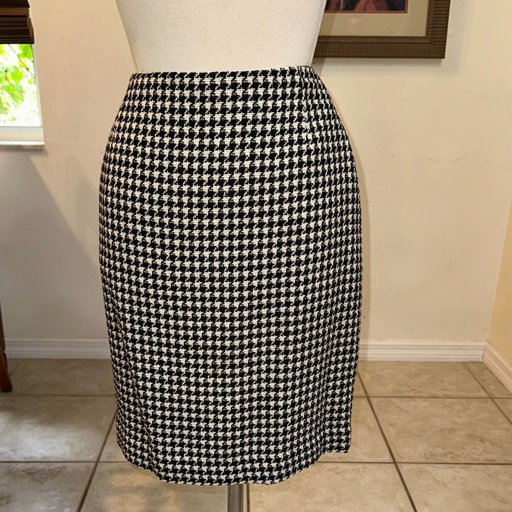 CARLISLE Classic Black/Winter White Soft Wool Blend Houndstooth Skirt Size 8